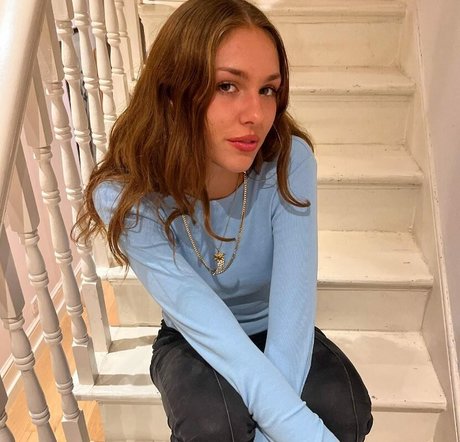 Eloise Webb star sexy galleries