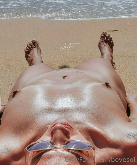 Evelyn Solano model beautiful photos