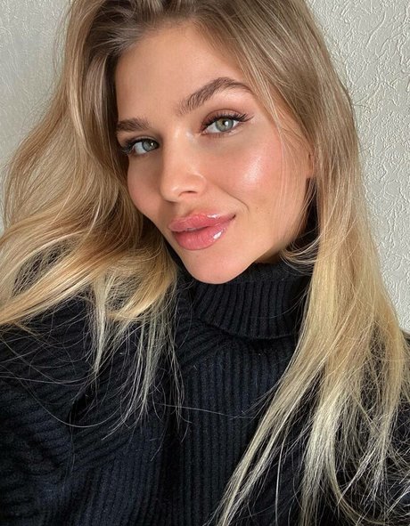 Julia Wind star porn pic