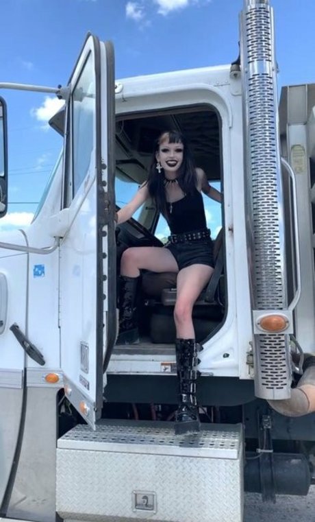 Gutknot hd actress img