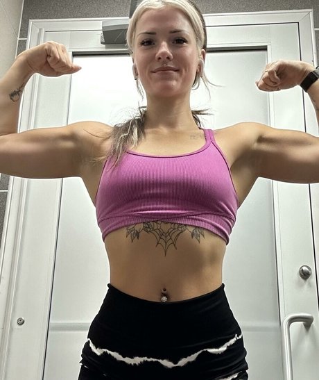 Lolotaylor erotic model archive