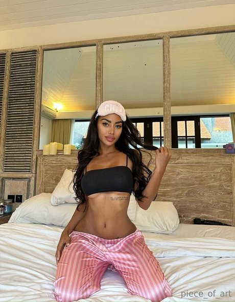 Carla PieceArt star erotic galleries