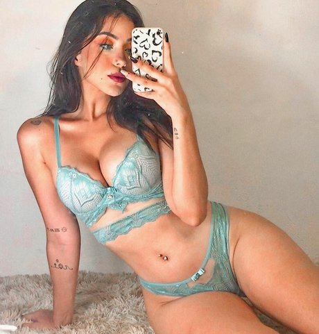 Isabelle Pinheiro hd actress img