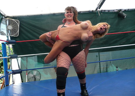 Tanya Danielle star nude pic