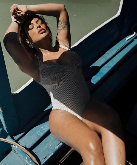 Paula Freitas star best archive