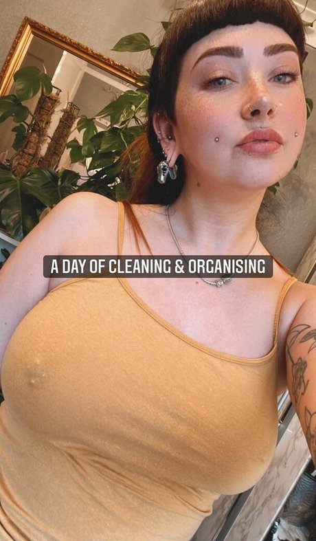 Danielle Hunt pornstar nude pictures