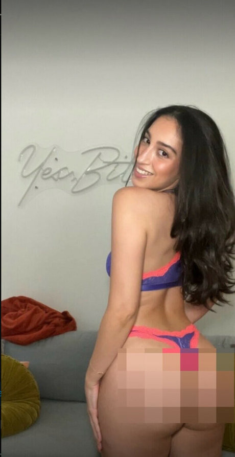 melanieramosss nude pornstar image