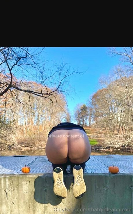 leahnicolexo pornstar adult photo