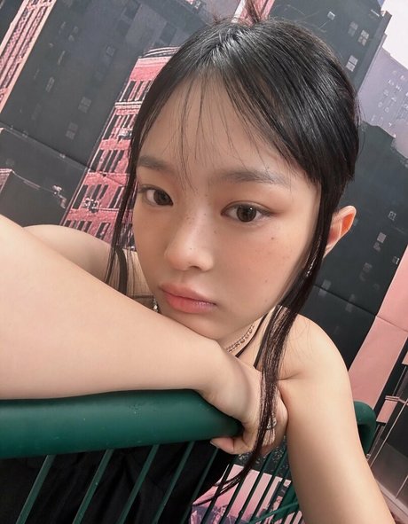 Hanni Pham xxx pornstar galleries