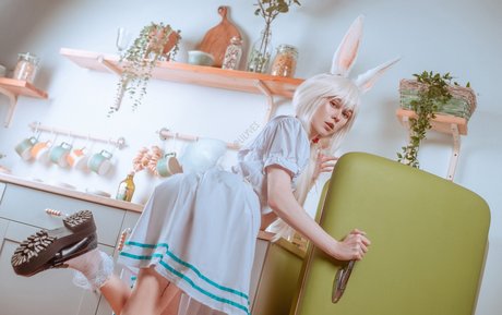 Lil Yves star sexy photos