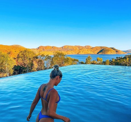 Molly Dixon top pornstar archive