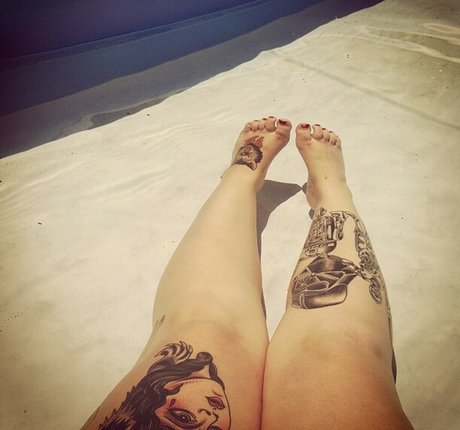 Stepstool Sarah pornographic model img