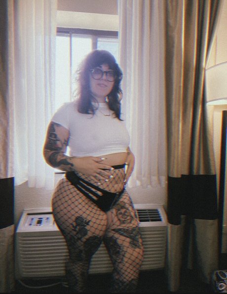 Stepstool Sarah pornstar erotic image