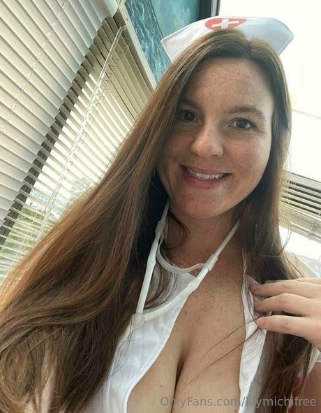 lilymichifree star sexy img