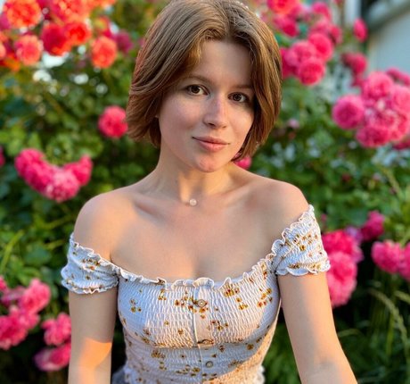 Lerka ASMRka pornstar nude pictures