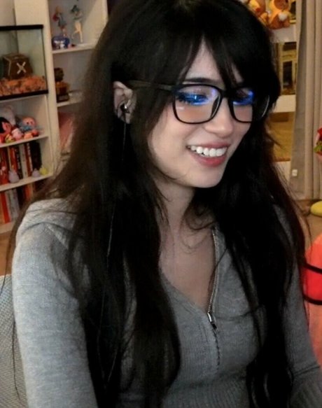 Emiru best actress photos