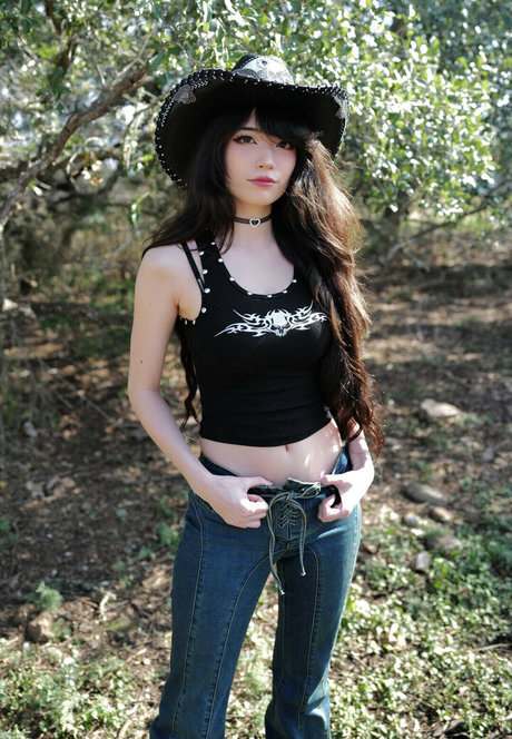 Emiru erotic actress galleries