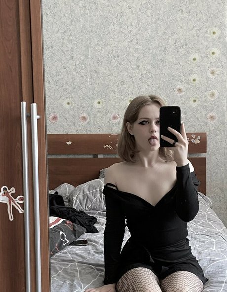 Vwemor art star gallery