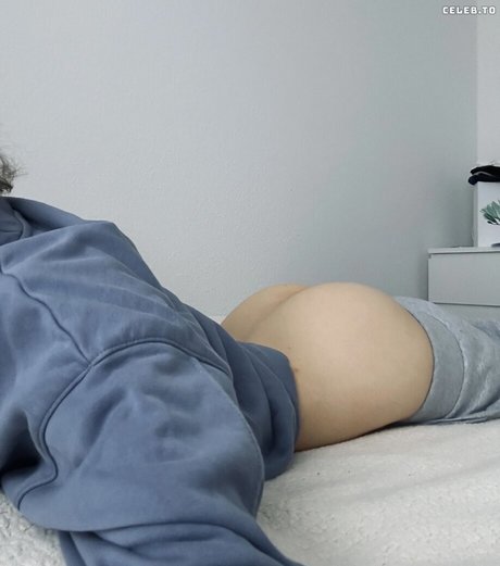 Linneasky hot actress picture