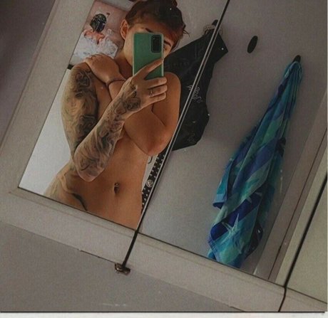 TheFoxyDetailer beautiful actress img