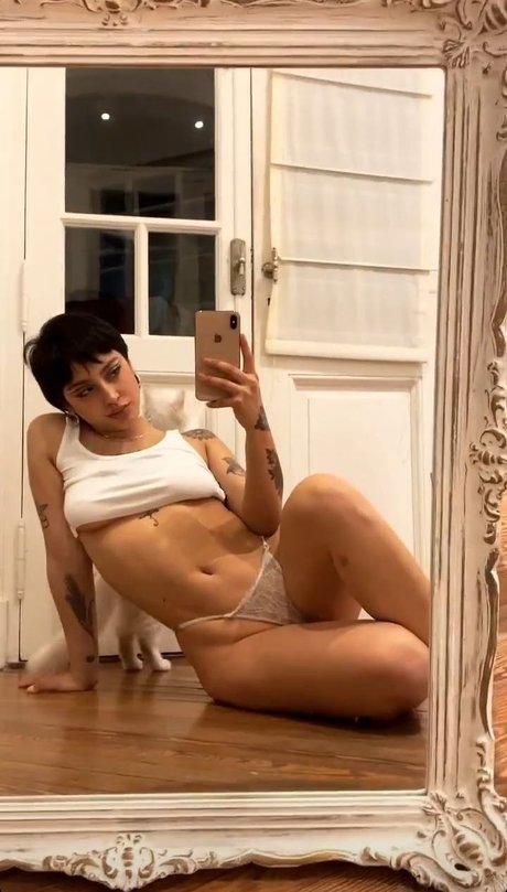 La Chilena model beautiful img