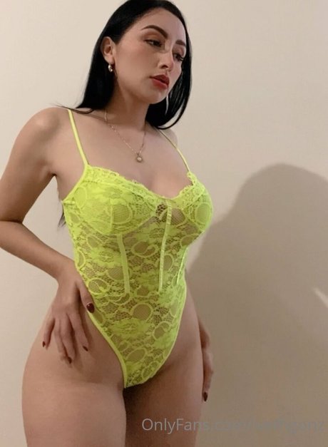 Iveth Gonz_ star pretty pics