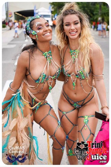 Lauren Racine Wood star art gallery