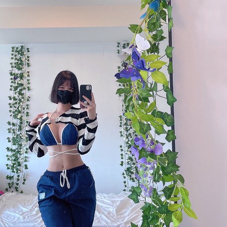 Harutan star sexy photo