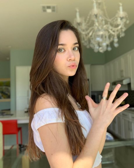 Melodi Flack_ model naked pic