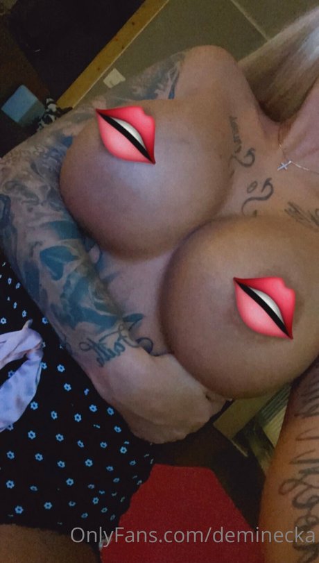 Deminecka_ model high quality picture