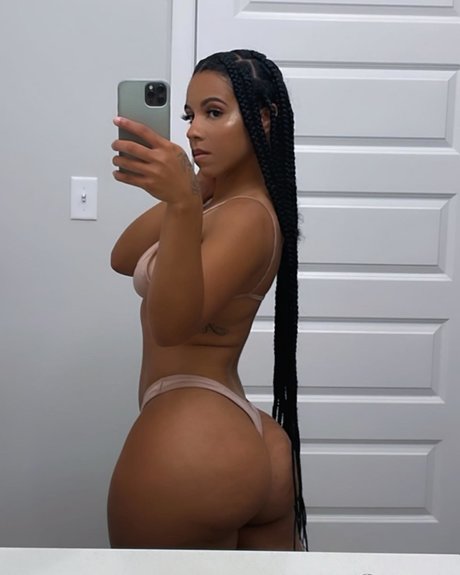 Exotic Beauty model adult pictures