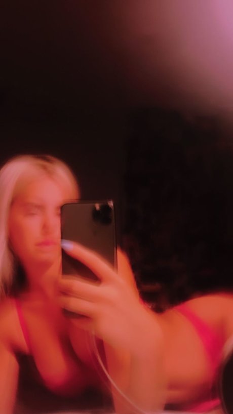 Indy Mende star beautiful pics