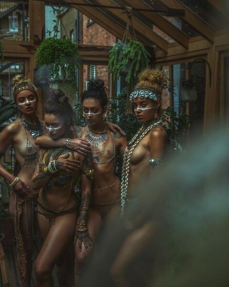 Lara never laura exclusive actress gallery