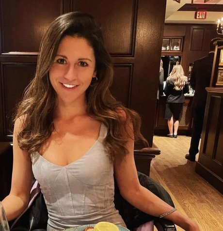 Lucy Burdge art model images