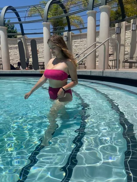 Mayaisfiya hot actress picture