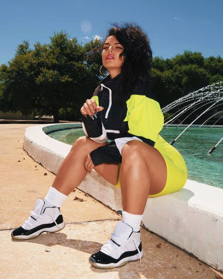 Natalia Pitti naked model pictures