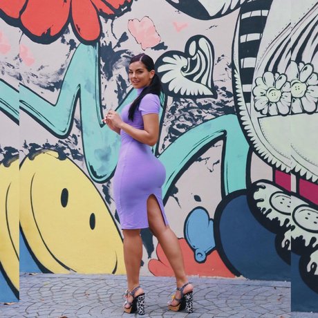 Natalia Pitti naked model img