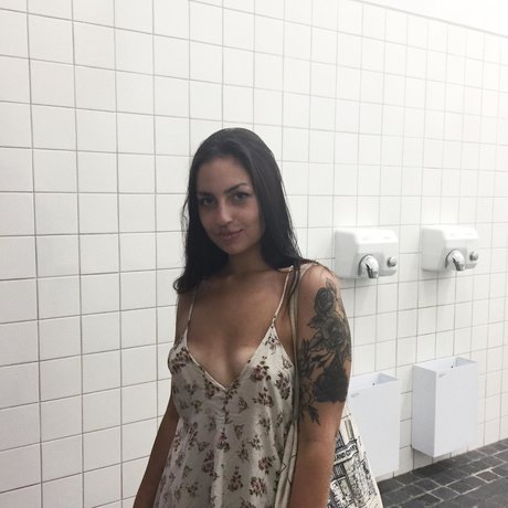 Pinustri art actress pictures