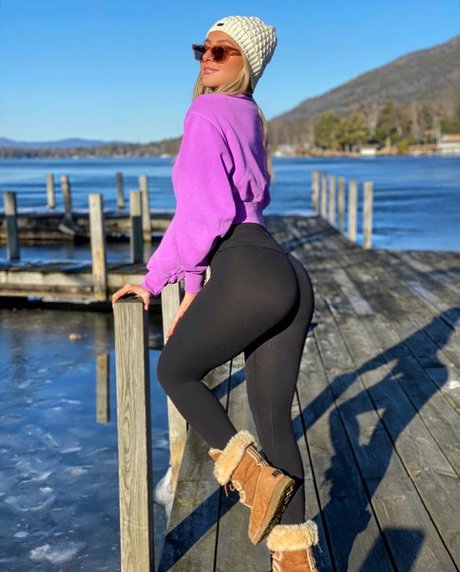 Hannah Cook exclusive pornstar photos