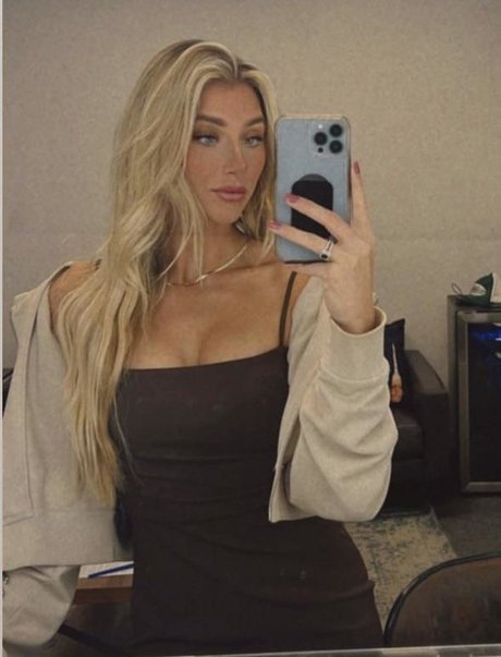 Hannah Cook star sex galleries