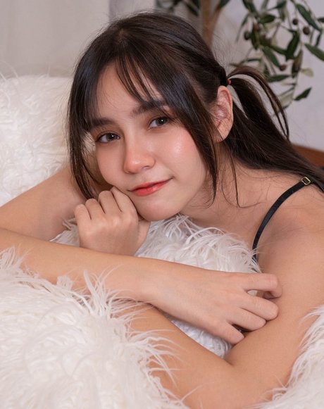 Isabelle Haris_ erotic actress galleries