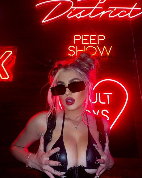 Jelly Vital nudes model gallery