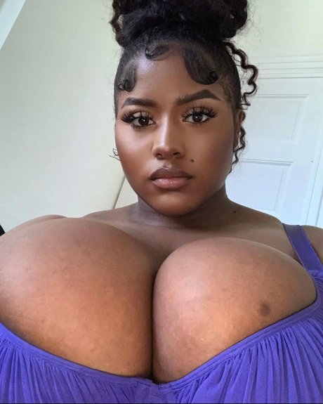 JeNelle Tucker high quality star pictures