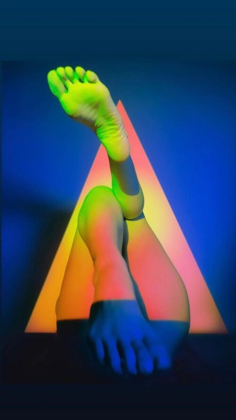 Sayna Soleimanpour star exclusive photo