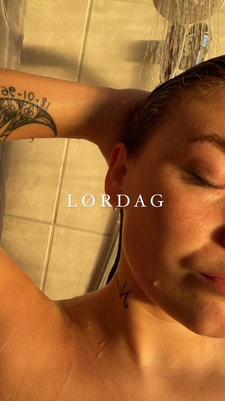 Vasana 20 star erotic picture