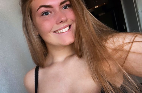 Vasana 20 model adult photos