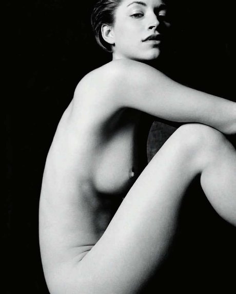 _Tara Stiles xxx model galleries