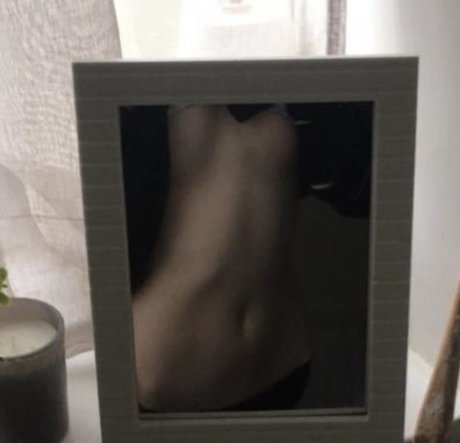 _Bat Brookes_ adult model photo