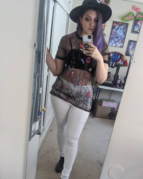 Mel Capperino Garcia sexy model images