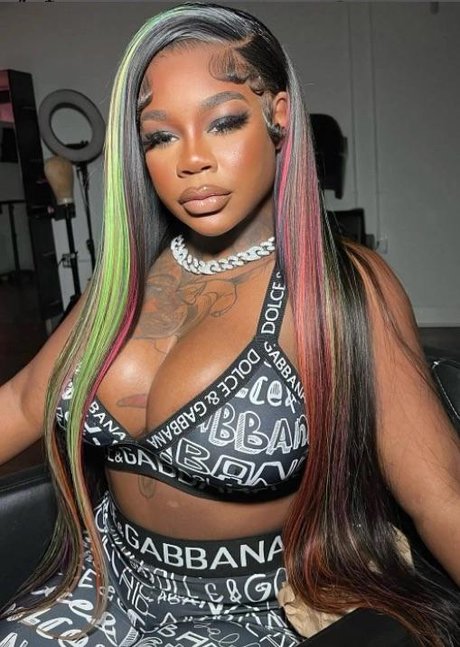 Sukihana_ model sexy photo